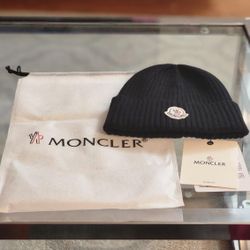 BLACK MONCLER BEANIE