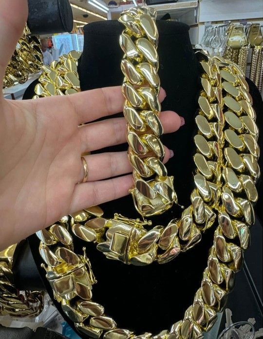 24MM Cuban Link Set 14k Gold Plated Doesn't Loses Color