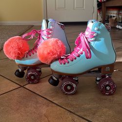 Roller skates size 4 great condition Moxi