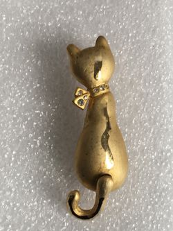CAT BROOCH