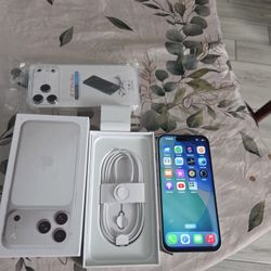 iPhone-Style Smartphone – Brand New – Unlocked – Full Kit