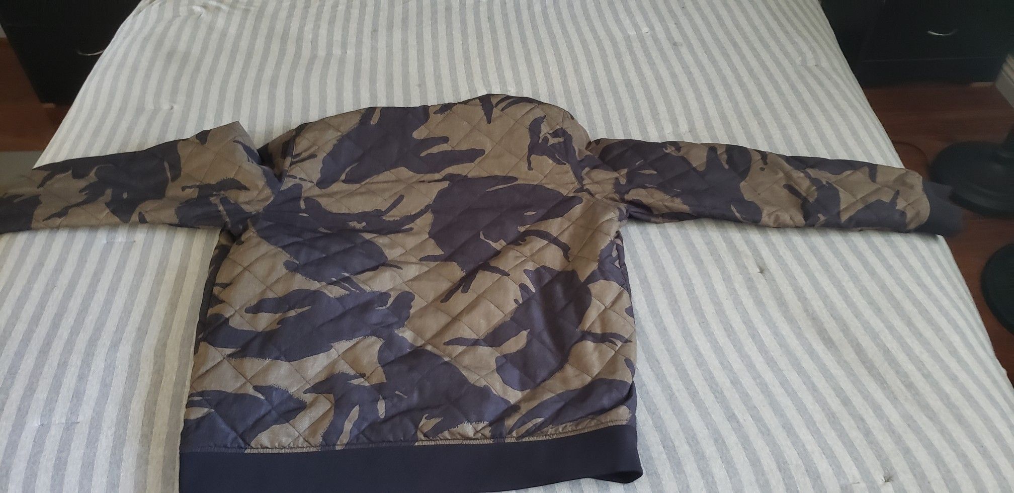 Reversible bomber jacket North Face