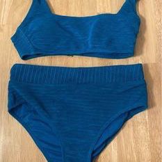 Women’s size small ribbed sports bikini set -Non Contact Door Pickup
