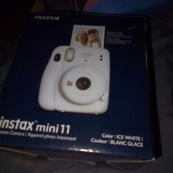 Fujifilm Instax Mini 11 Instant Camera 