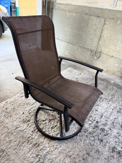 2 free patio chairs