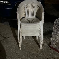6 Plastic Chairs