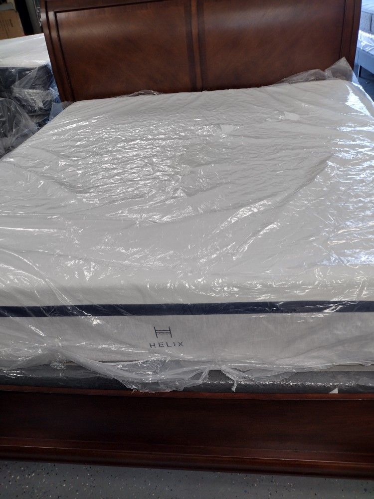 Helix Midnight King Mattress