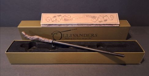 Harry Potter INTERACTIVE 9" Hazel Wand + Map - Like New!