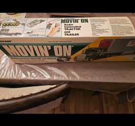 MOVIN ON KENWORTH RADIO CONTROLLED TRACTOR TRAILER TRUCK SAUNDERS LEASING LARGE