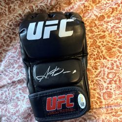 Alexander Volkov Signed Glove UFC 
