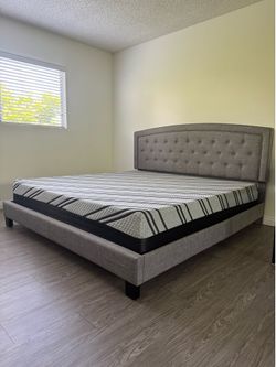 New King Bed And Mattress