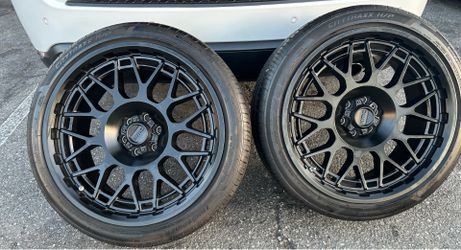 20” KMC KM722 wheels ( set of 4). Only used a few months excellent condition .