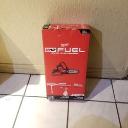 Milwaukee 6" Hatchet Brushless Fuel M12 