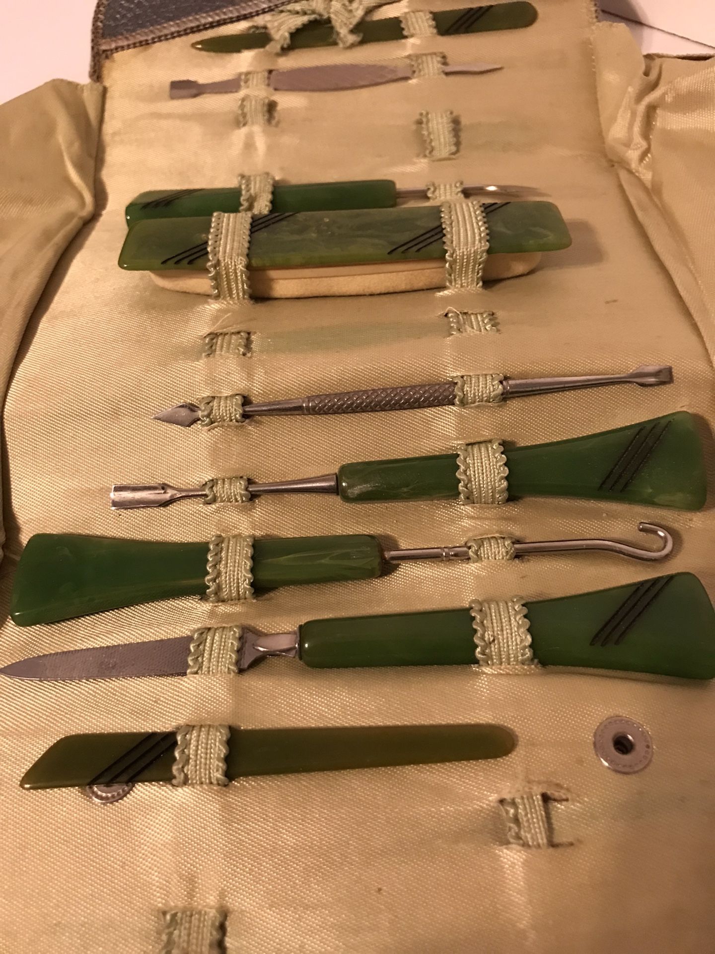 Antique 1920’s Green BakeLite 11 Piece Manicure Vanity Set & Holder