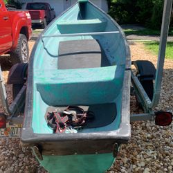 Trailer Is Not For Sale!   Flat Back Canoe, Old School 16 1/2 Foot Long Fiberglass
