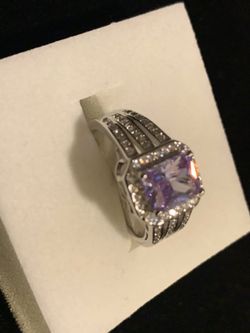 Pretty Ring , size 7