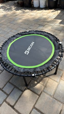 $80 Trampolín/Trampoline  like new