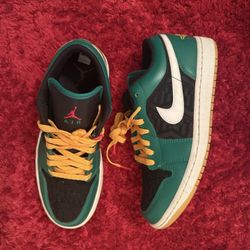 Nike Air Jordan 1 Low SE "Holiday Special - Malachite Green" Men’s 8
