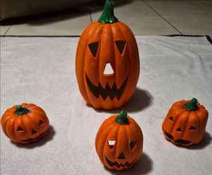 4-Pc Stacked Ceramic Pumpkin Jack-O'-Lantern Halloween Set (Glitter Stems)