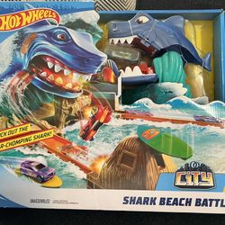New In Box Shark Beach Battle Hot Wheels Toy
