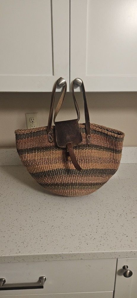 WOVEN. TOTE