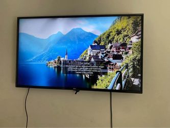 55"LG 4K HDR SMART TV NO BASE TV LEGS WITH REMOTE $300 FINAL PRICE READ DESCRIPTION AND SEE ALL PICTURES