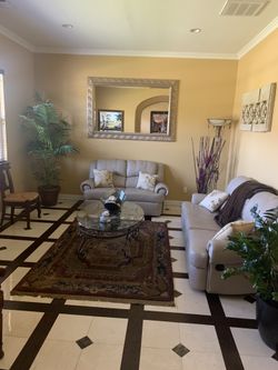 Couches / Sofas
