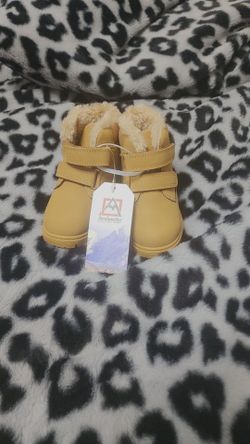 Toddler Boy Winter Boots Sz. 8
