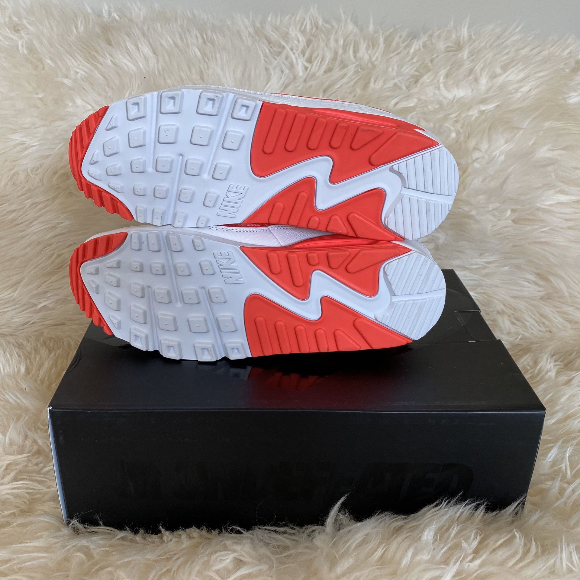 Nike Air Max 90 x Undefeated white solar red sz 9.5 AM90 UNDFTD DS