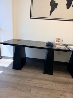 Black wide leg desks