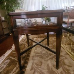 End Table W/ Display Glass