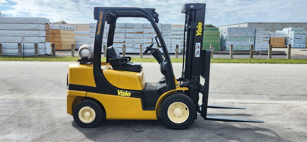 Yale Forklift 6000 Lbs Pneumatic Tires 