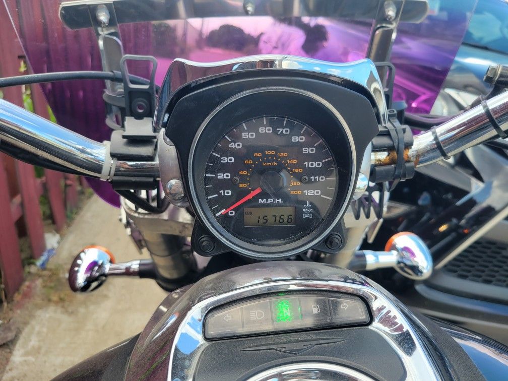 2006 Suzuki Boulevard M50 805CC