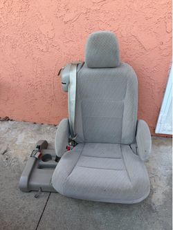 middle row seat for a 2011-2020 Toyota Sienna