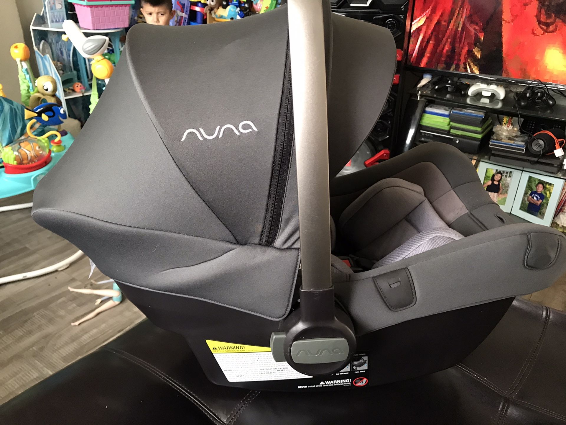 Nuna Pipa infant car seat + base