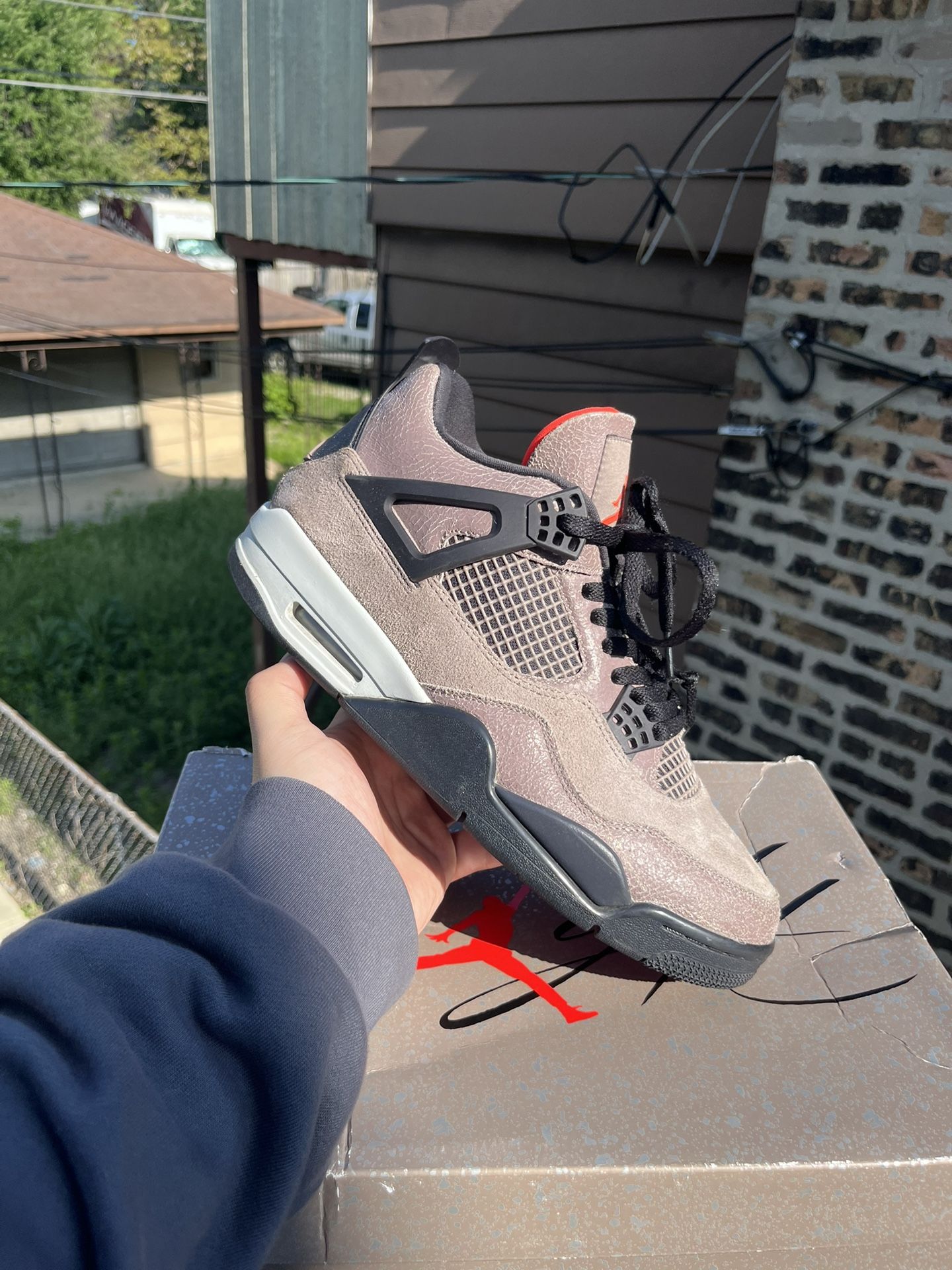 Jordan 4 “Taupe Haze” 10M