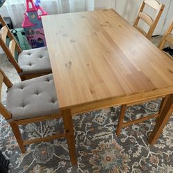 IKEA Dinning Table With 4 Chairs 