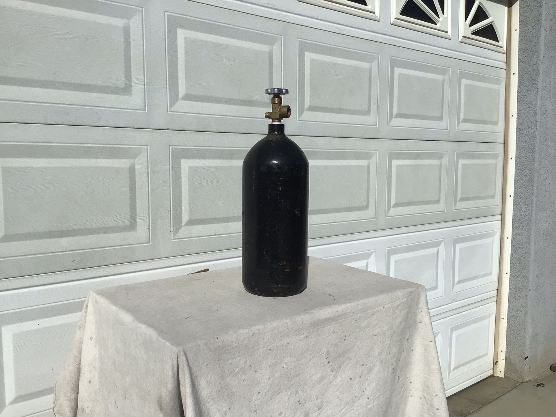 Nitrogen Tank