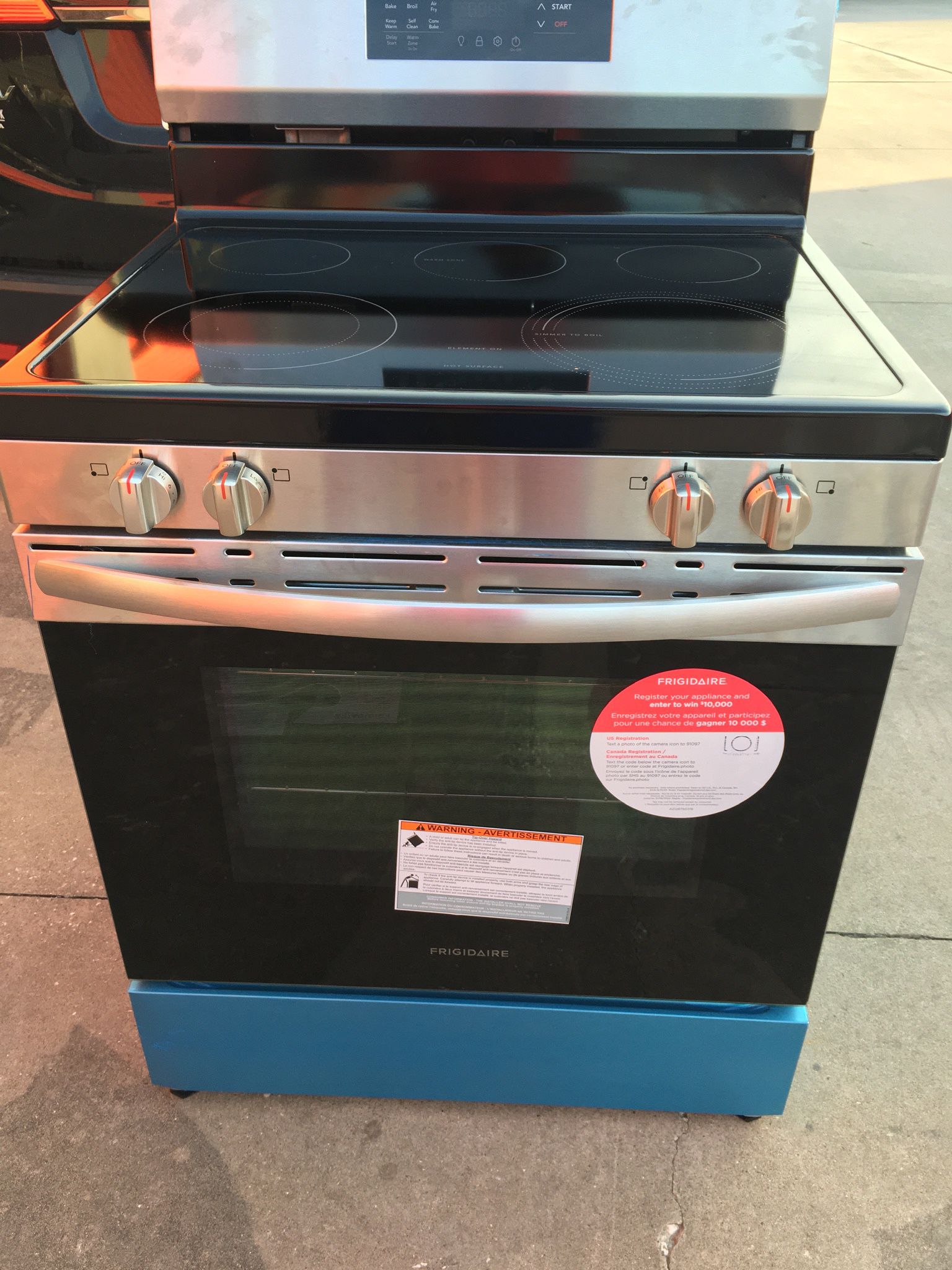 New Scratch And Dent Frigidaire 30-in Glass Top 5 Burners 5.3-cu ft Self-Cleaning Air Fry Freestanding Electric Range (Stainless Steel)$695.00 O’B’O’