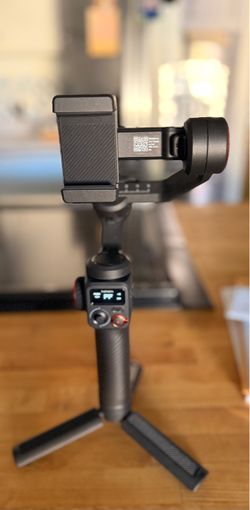 Hohem 3-Axis Smartphone Gimbal Stabilizer with Tripod