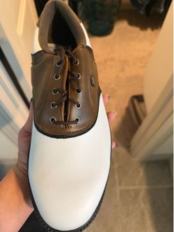 Golf shoes