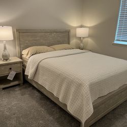 Queen Bed Frame + 2 Nightstands (Like New) – $1,150 📍 Graham, WA