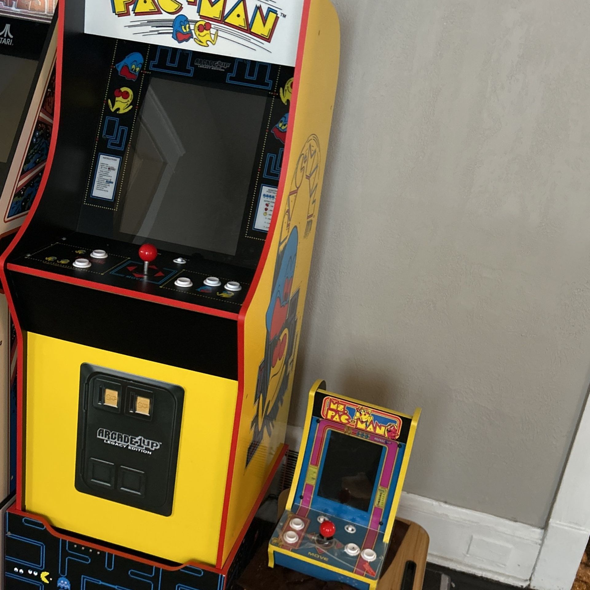 PAC-man Arcade Game