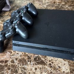 PS4