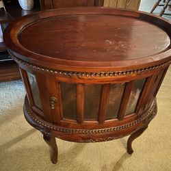 Wood Stand Table. 2 Doors 