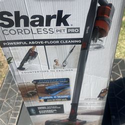 Shark Cordless Vacuum 
