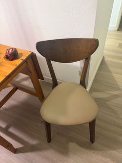 2 dining chairs