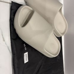 Yeezy Slides 