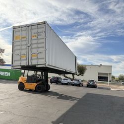 $4900 40ft High Cube Tunnel Container – Front & Back Doors 	•