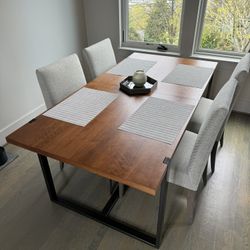 Solid Wood Extendable Dining Table 